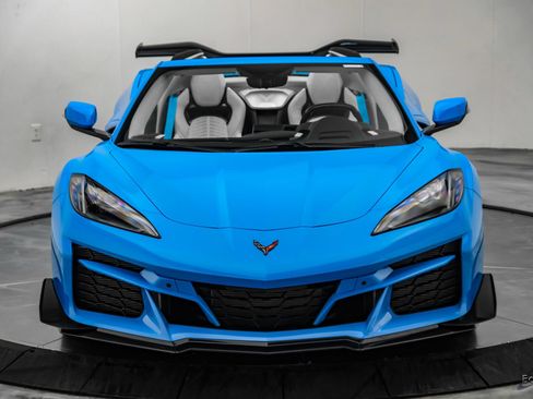 Used 2023 Chevrolet Corvette Z06 w/ Z07 Performance Package RWD image 38