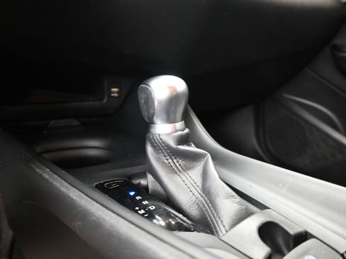 Used 2020 Toyota C-HR LE FWD image 31