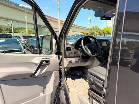 Used 2015 Mercedes-Benz Sprinter 3500 image 16