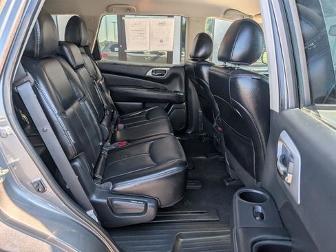 Used 2020 Nissan Pathfinder SL image 12