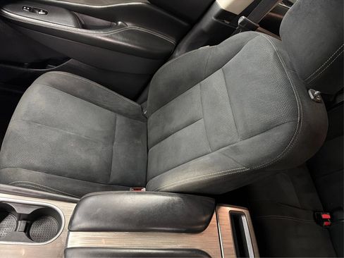 Used 2018 Nissan Murano SV AWD/4WD image 16