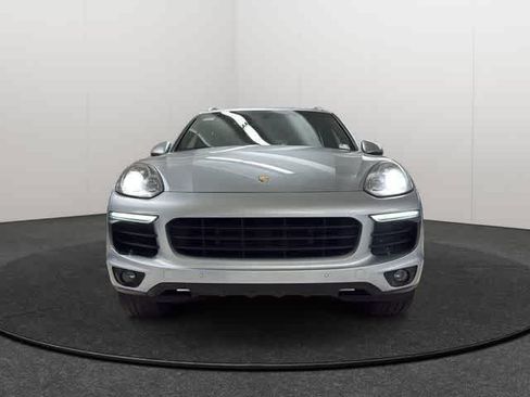Used 2017 Porsche Cayenne S AWD/4WD image 2