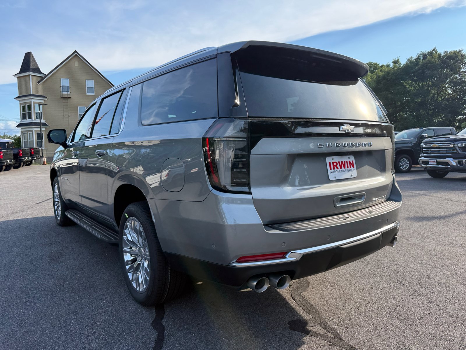 New 2026 Chevrolet Suburban Premier w/ Sun And Tow Package AWD/4WD image 17