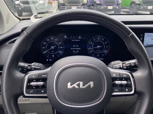 Used 2023 Kia Carnival SX FWD image 15
