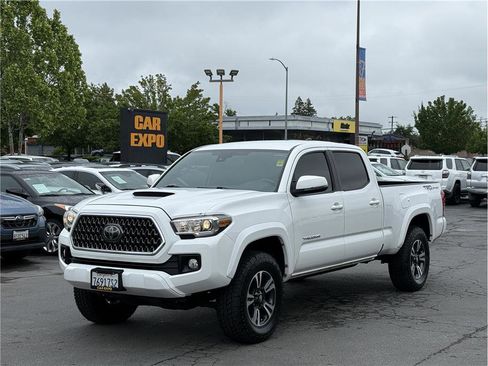 Used 2019 Toyota Tacoma TRD Sport RWD image 5