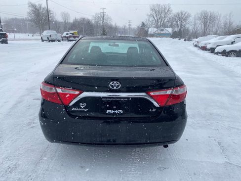 Used 2017 Toyota Camry LE image 4