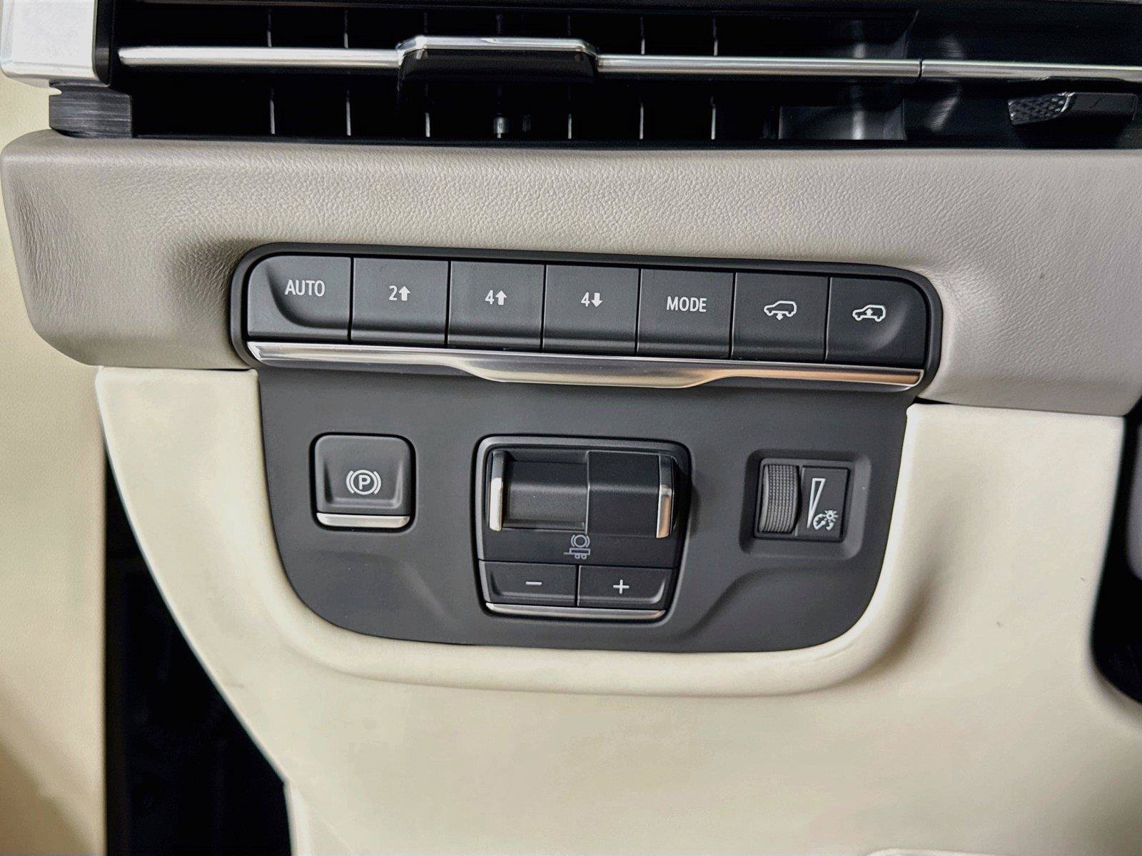 Used 2025 Cadillac Escalade Premium Luxury Platinum AWD/4WD image 20