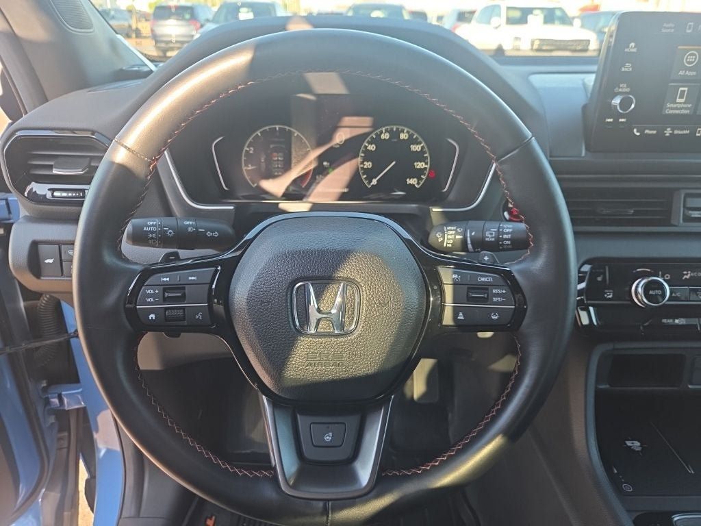 Used 2025 Honda Pilot TrailSport image 15