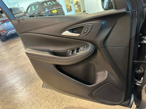 Used 2025 Buick Encore GX Preferred FWD image 18