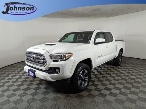Used 2017 Toyota Tacoma TRD Sport w/ Tow Package (A/T) image 1
