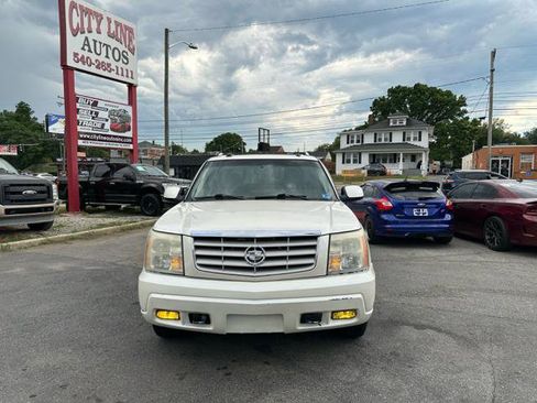 Used 2005 Cadillac Escalade EXT AWD/4WD image 3