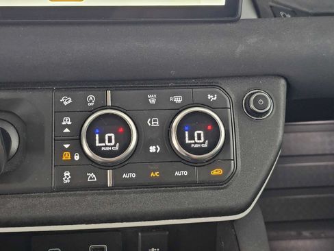 Used 2023 Land Rover Defender 110 S AWD/4WD image 28