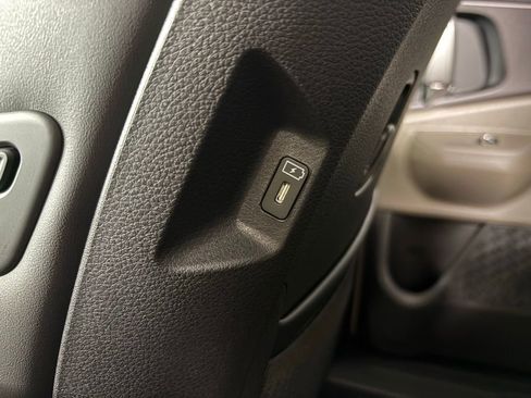 New 2026 Kia Carnival EX image 35