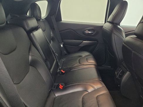 Used 2020 Jeep Cherokee Latitude Lux w/ Quick Order Package 26H Lux image 19