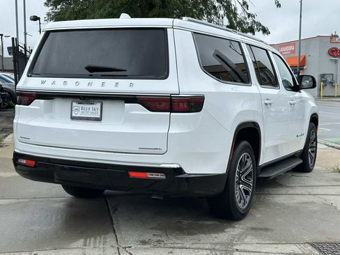 Used 2023 Jeep Wagoneer L Series II w/ Rear Seat Video Group 1 AWD/4WD image 5
