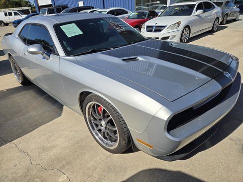 Used 2009 Dodge Challenger SRT8 w/ SRT Option Group II image 4