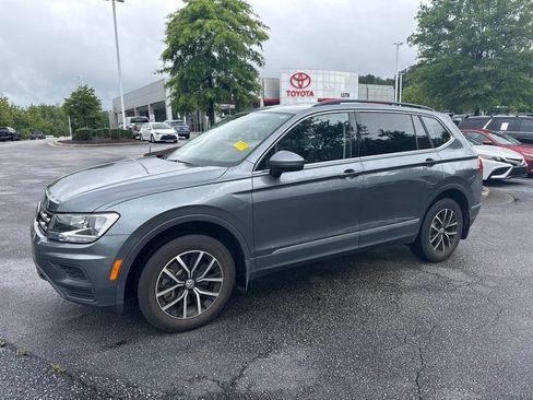 Used 2021 Volkswagen Tiguan SE FWD image 1
