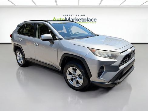 Used 2019 Toyota RAV4 XLE FWD image 1