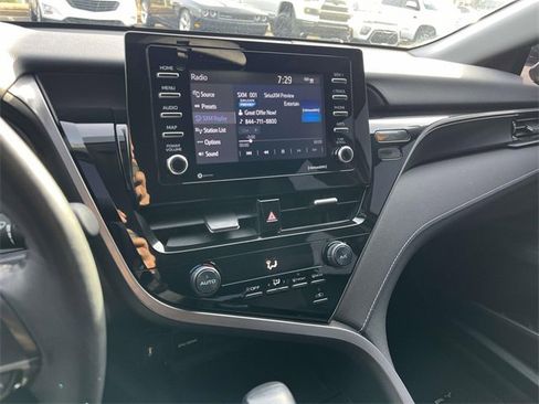 Used 2021 Toyota Camry SE image 24