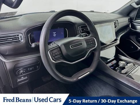 Used 2022 Jeep Wagoneer Series I w/ Premium Group I AWD/4WD image 13