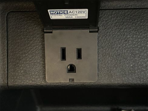 Used 2021 Toyota Sienna Platinum image 26