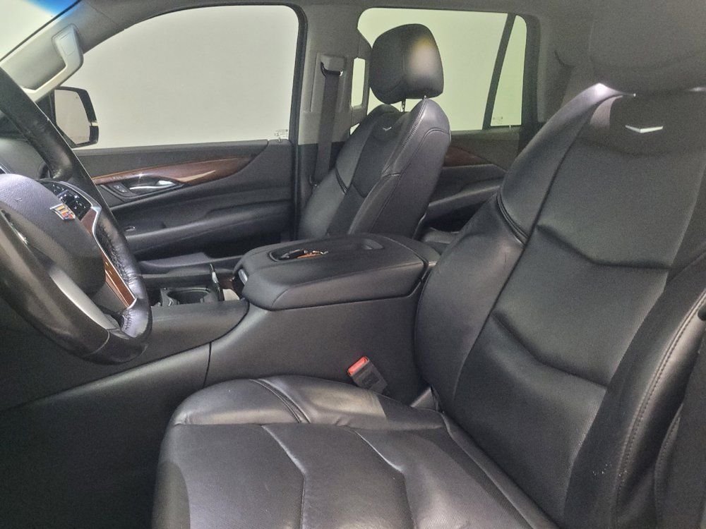 Used 2019 Cadillac Escalade Luxury RWD image 17