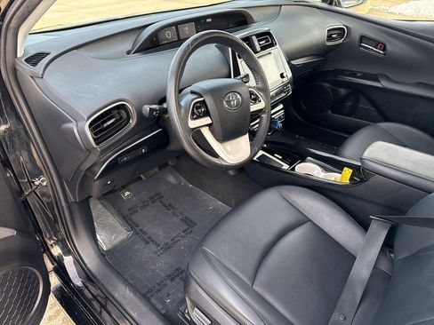 Used 2016 Toyota Prius Four image 8