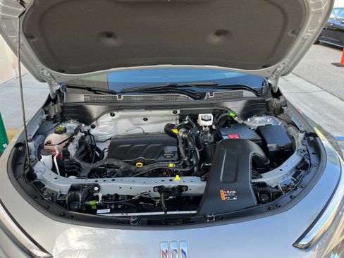 Used 2025 Buick Envista Sport Touring image 32
