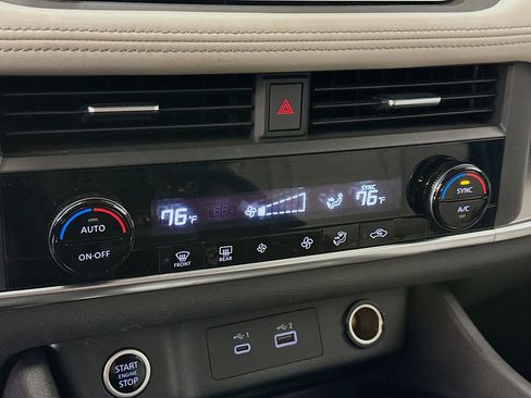 Used 2023 Nissan Rogue SV image 23