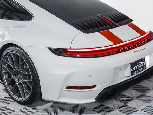 Used 2025 Porsche 911 Carrera RWD image 16
