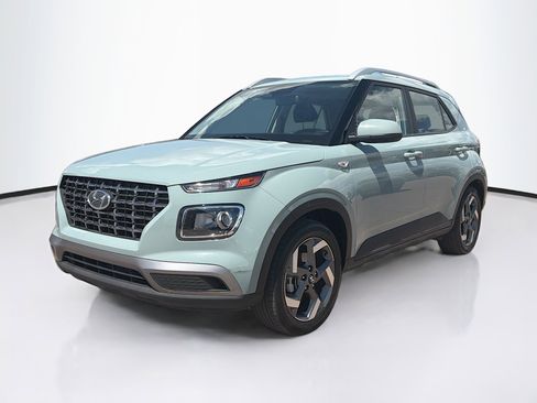 Used 2025 Hyundai Venue SEL FWD image 3