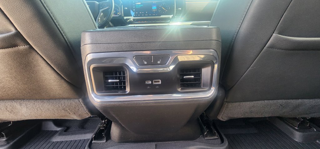 Used 2023 Chevrolet Silverado 1500 High Country w/ Technology Package AWD/4WD image 19