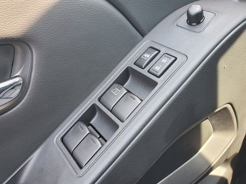 New 2025 Nissan Frontier SV image 20