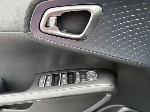 Used 2024 Kia Soul EX FWD image 24