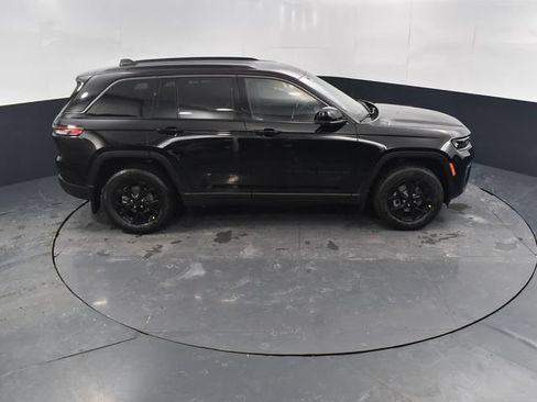 New 2026 Jeep Grand Cherokee Altitude AWD/4WD image 45