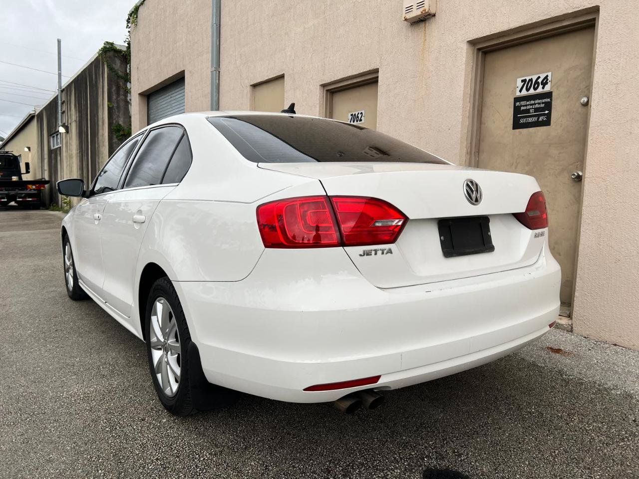 Used 2013 Volkswagen Jetta SE FWD image 6