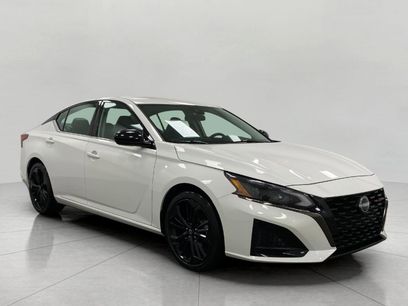 Used 2024 Nissan Altima 2.5 SR