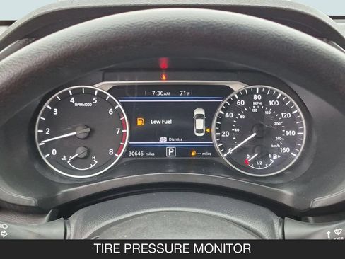 Used 2024 Nissan Sentra SV FWD image 19