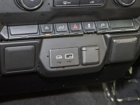Used 2021 Chevrolet Silverado 1500 Custom AWD/4WD image 18