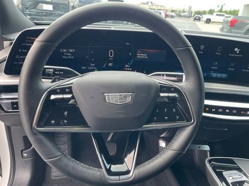 Used 2024 Cadillac Lyriq Luxury AWD/4WD image 10