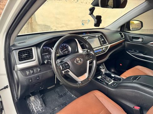Used 2019 Toyota Highlander Limited FWD image 15