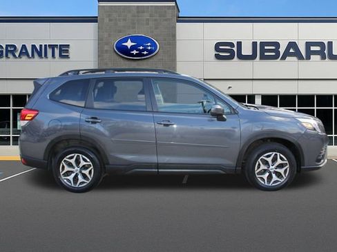 Used 2023 Subaru Forester Premium AWD/4WD image 12
