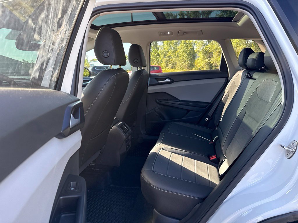 Used 2024 Volkswagen Taos SE w/ Panoramic Sunroof Package AWD/4WD image 20
