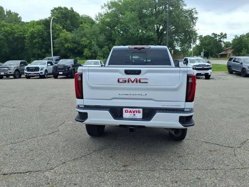 New 2026 GMC Sierra 3500 Denali w/ Denali Reserve Package AWD/4WD image 4