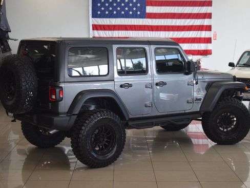 Used 2018 Jeep Wrangler Unlimited Sport S AWD/4WD image 36