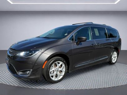 Used 2020 Chrysler Pacifica Touring-L w/ Tire & Wheel Group