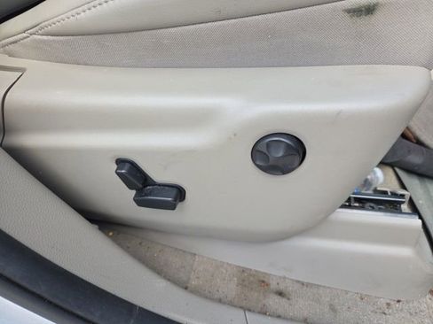 Used 2011 Jeep Grand Cherokee Laredo RWD image 22