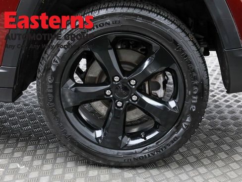 Used 2023 Jeep Grand Cherokee L Laredo image 35