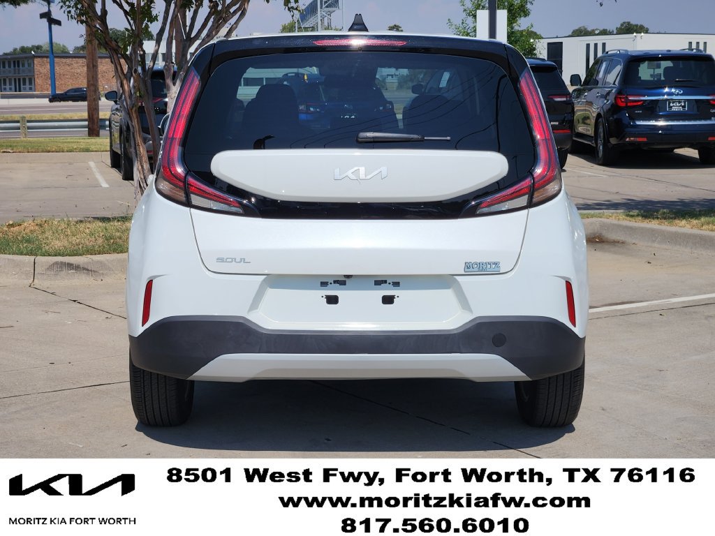 Used 2025 Kia Soul LX w/ LX Technology Package FWD image 14