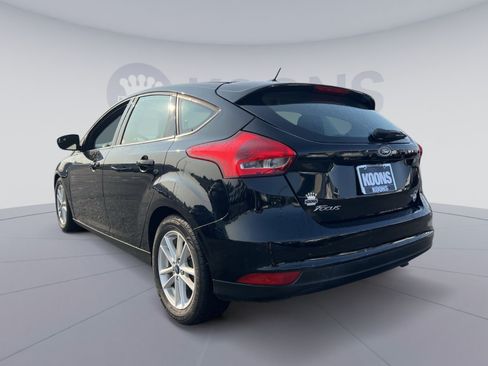 Used 2017 Ford Focus SE FWD image 4